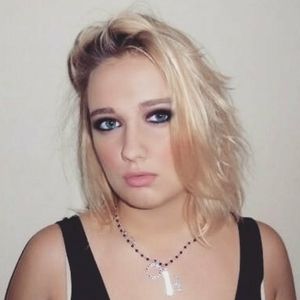 Meet your Posher, Rayna